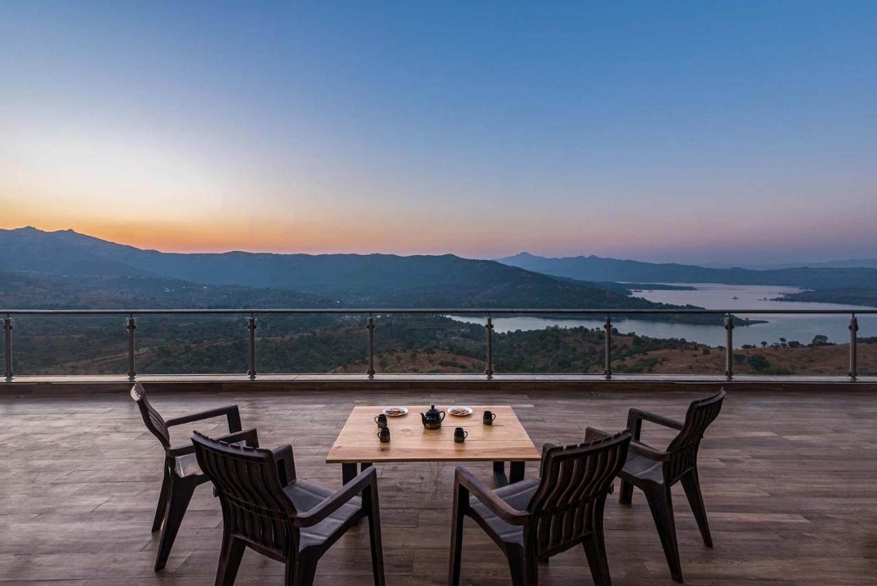 Eyes On The Lake By Stayvista - A Hillside Villa With A Captivating View Of The River بونة المظهر الخارجي الصورة